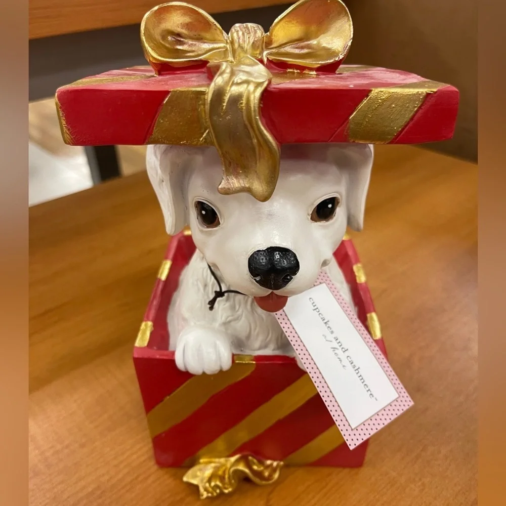 Christmas Puppy Dog in Red & Gold Gift Box Cupcakes & Cashmere 🎄Resin figurine